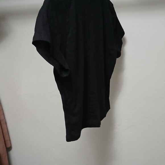 Woman's crop top - Picture 6 of 8